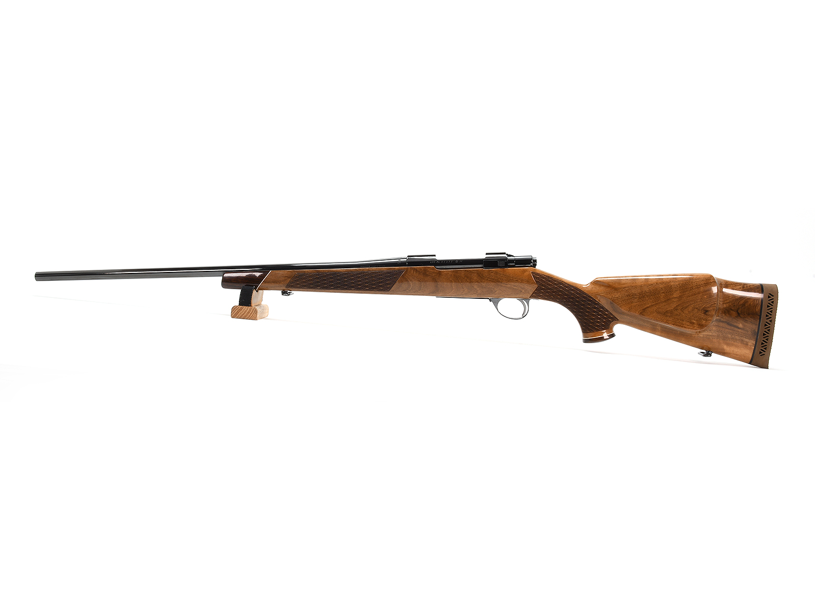 Sako L579 Forester Deluxe .243 Win Rifle With 23in Barrel Image 2